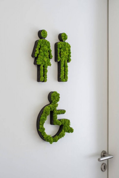 Reindeer moss toilet pictograms ambiance